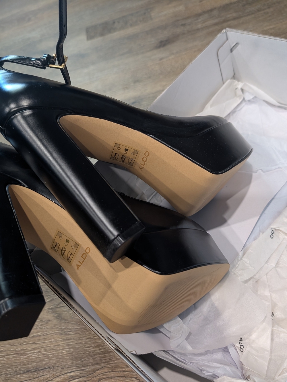 Aldo Black Platform Mary Jane Pumps - Picture 4 of 7
